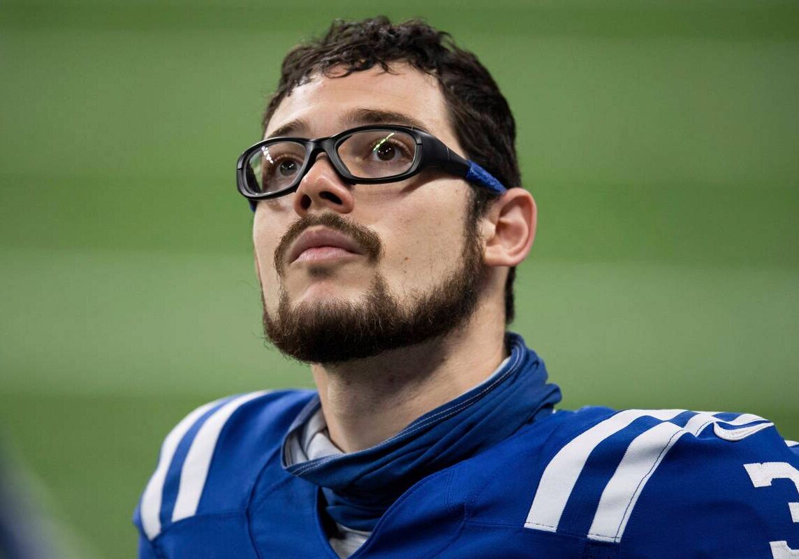 14563452_web1_Titans-Colts-Football